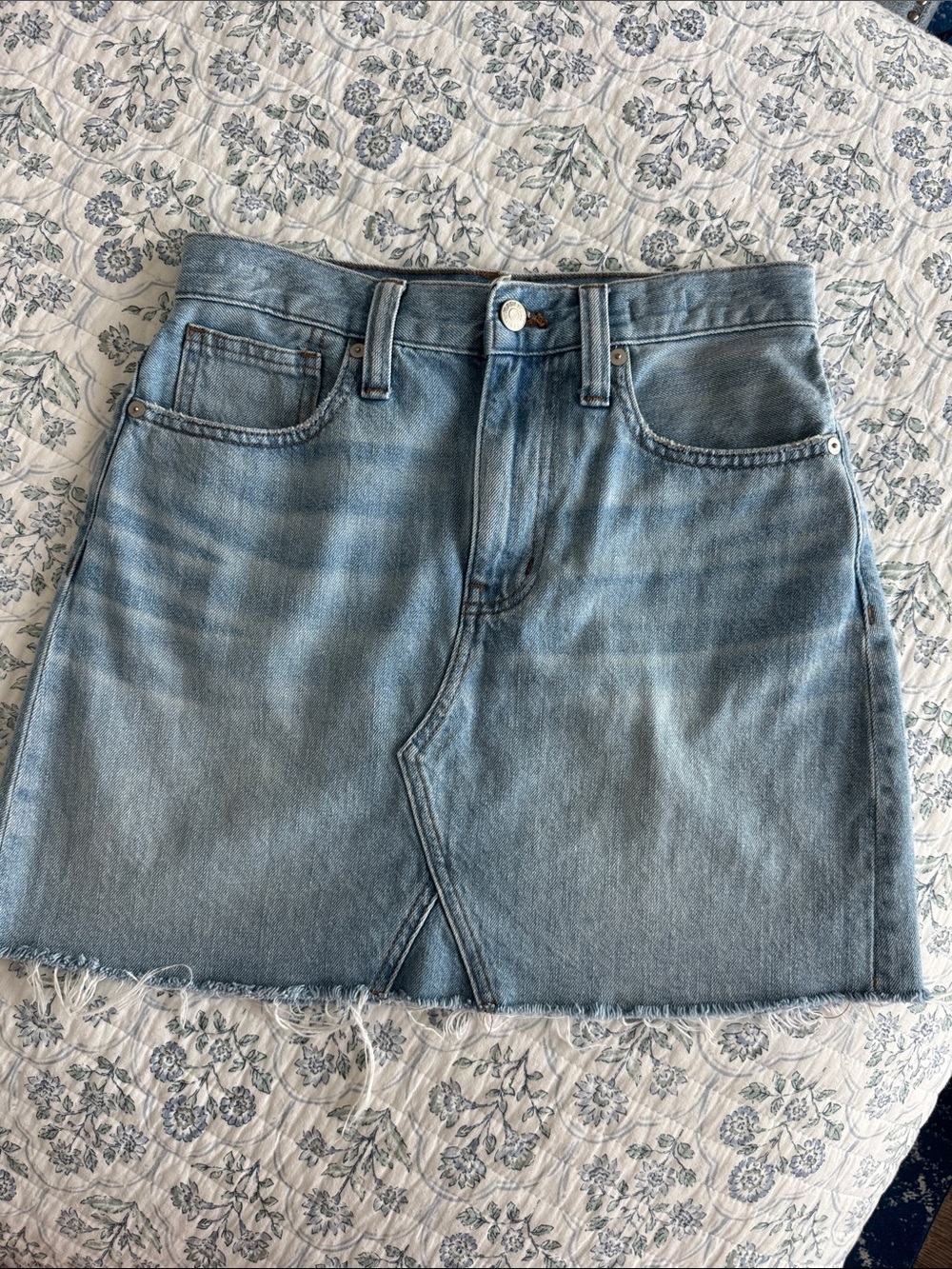 Madewell Light Blue Denim skirt size 26